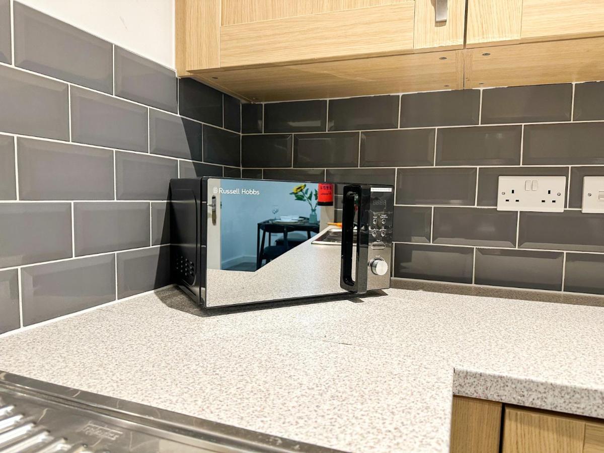 Luxury 2 Bedroom City Centre Apartment - Secure Parking - Amazing Location! Canterbury Exterior foto