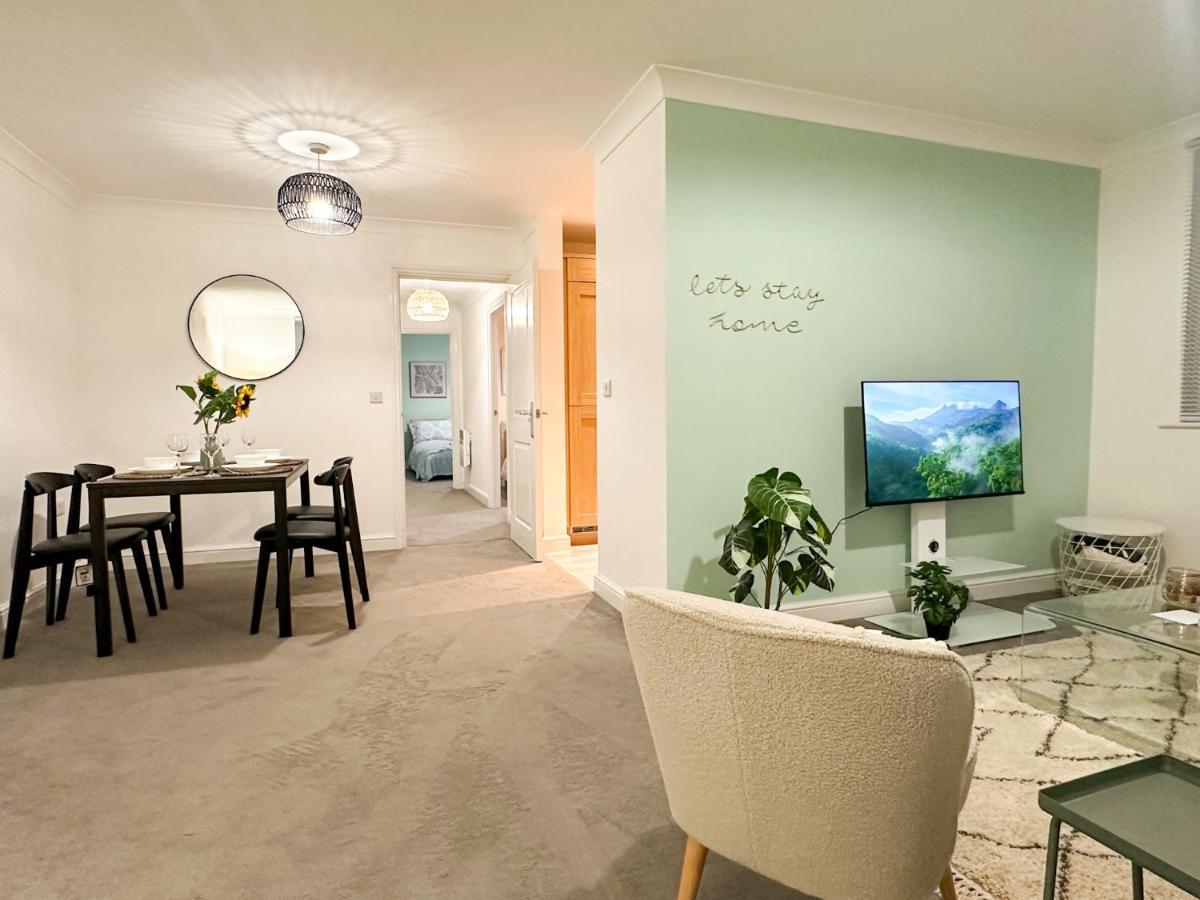 Luxury 2 Bedroom City Centre Apartment - Secure Parking - Amazing Location! Canterbury Exterior foto