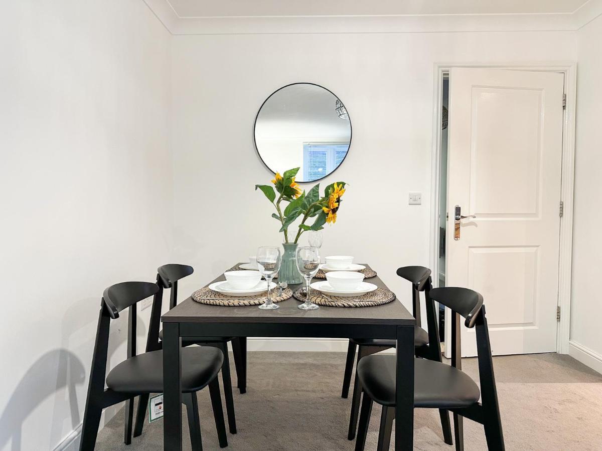 Luxury 2 Bedroom City Centre Apartment - Secure Parking - Amazing Location! Canterbury Exterior foto