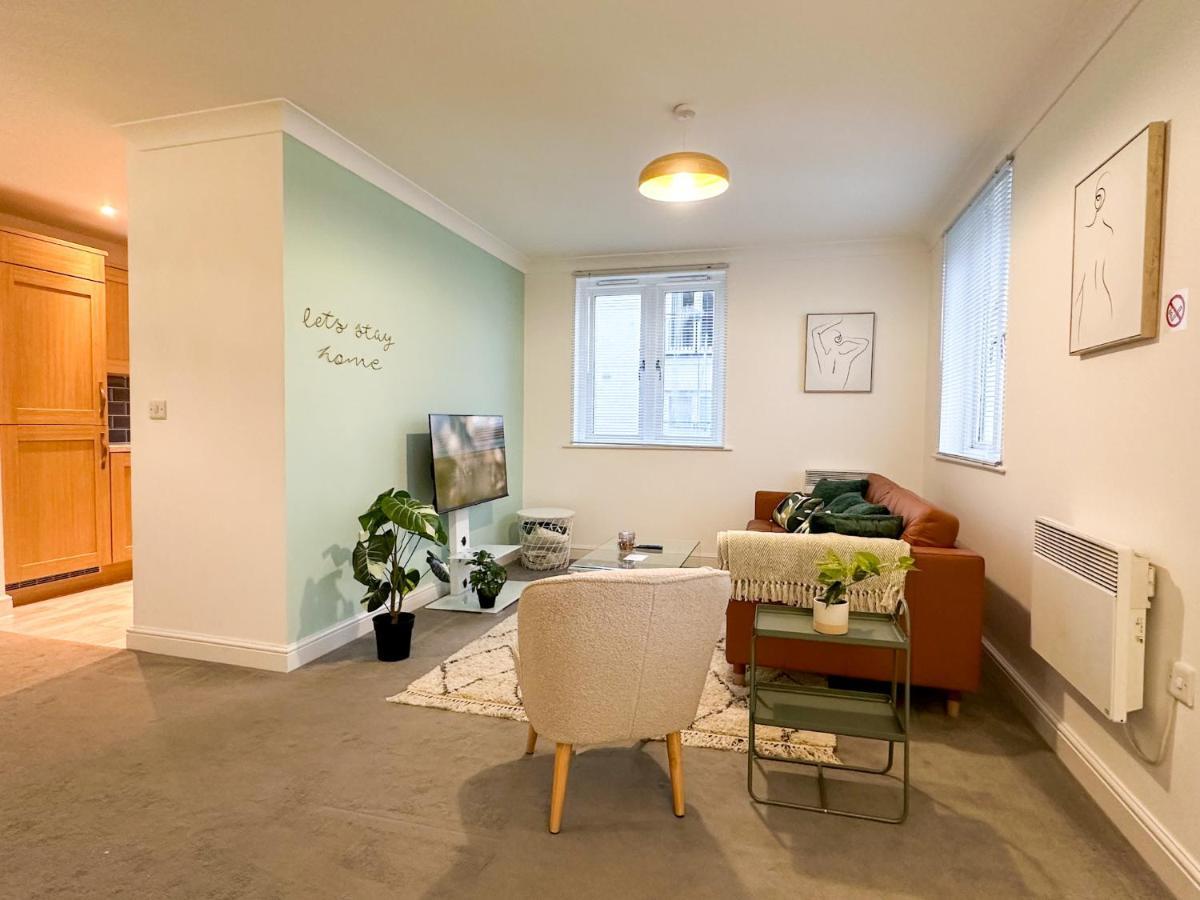 Luxury 2 Bedroom City Centre Apartment - Secure Parking - Amazing Location! Canterbury Exterior foto