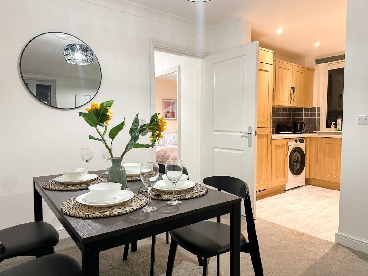 Luxury 2 Bedroom City Centre Apartment - Secure Parking - Amazing Location! Canterbury Exterior foto