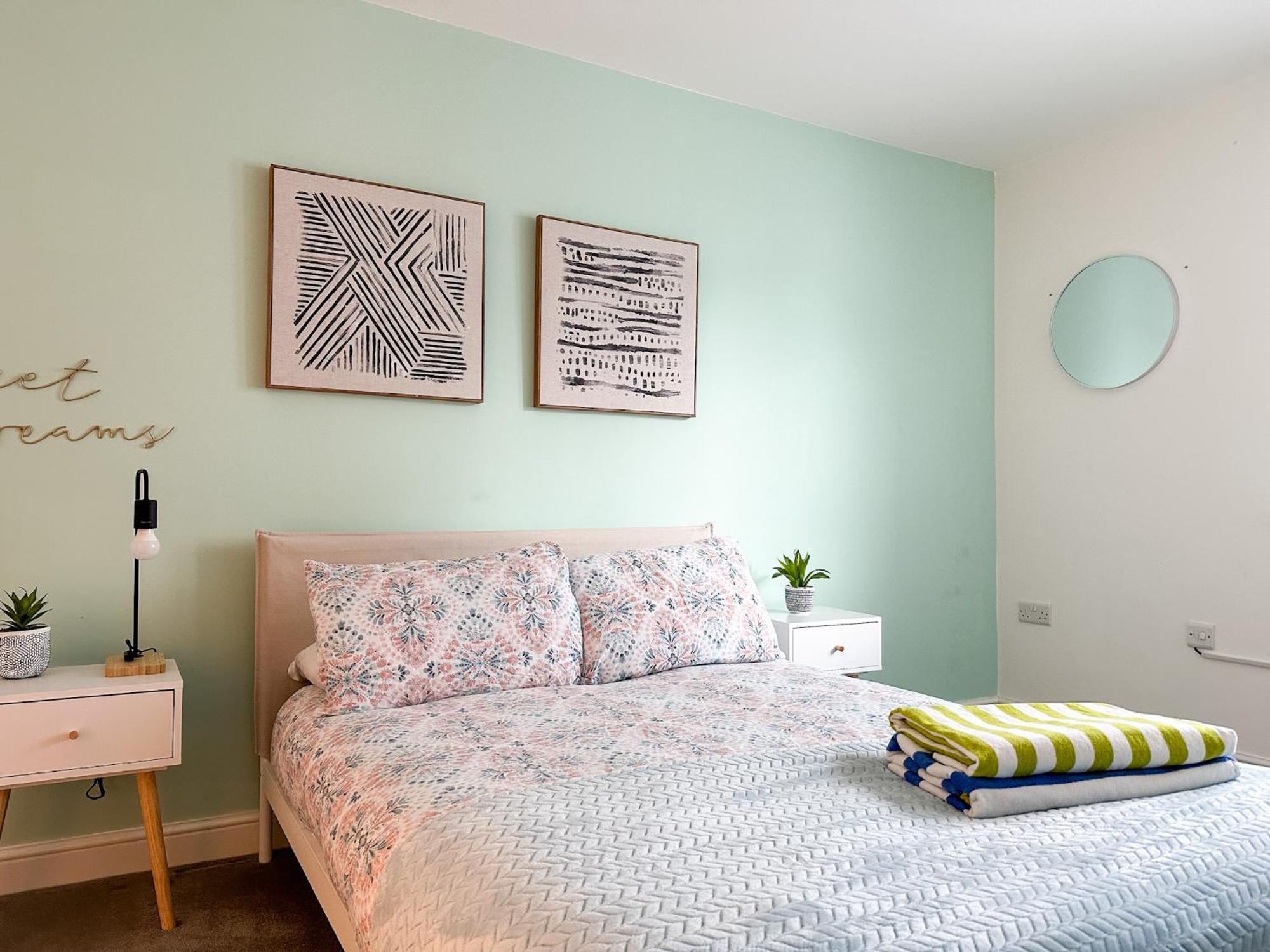 Luxury 2 Bedroom City Centre Apartment - Secure Parking - Amazing Location! Canterbury Exterior foto